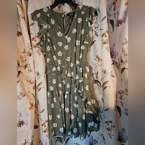 Simply Vera Green And Cream Floral Dress, Extra Small